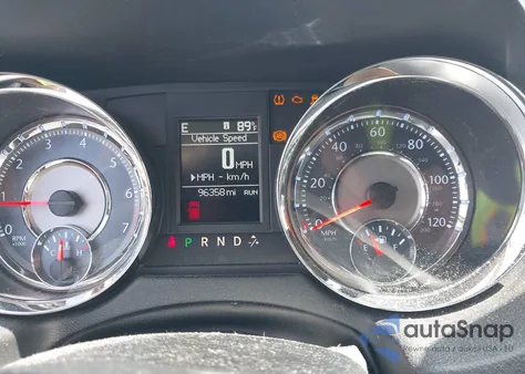 2015 Chrysler Town & Country Touring-L z USA, uszkodzony, nr VIN 2C4RC1CG6FR554784